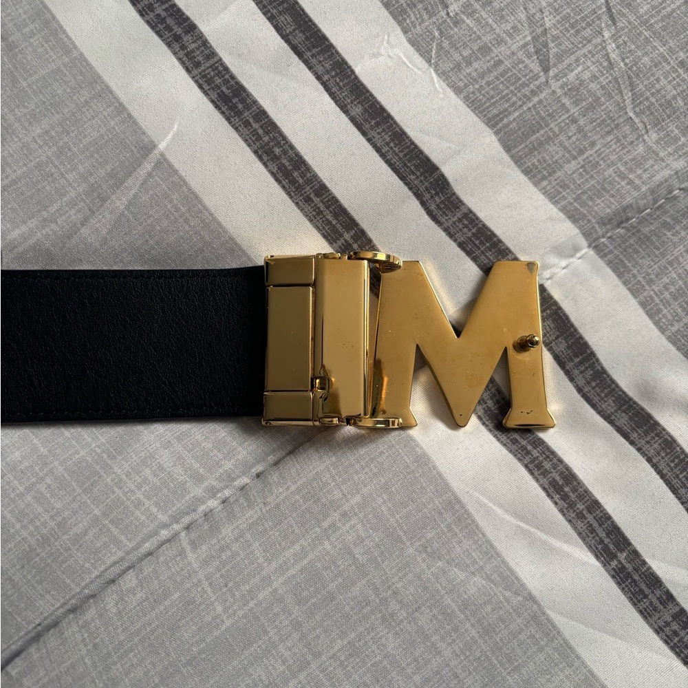 Luxury MCM Teal Leather Belt with Gold Buckle - Picture 4 of 7